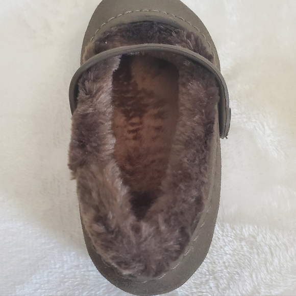 𝅺CROCS Brown Faux Fur Lined Suede Mary Jane Slip On Shoes Child Size 6-7 - Picture 7 of 11